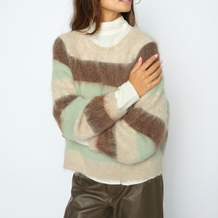 SHOP STRIK HER<br>