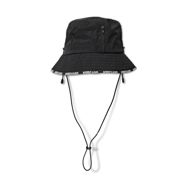 Sunny line bucket hat Mads N�rgaard, black