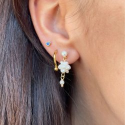 Stine A Petit cluster berries earring - single