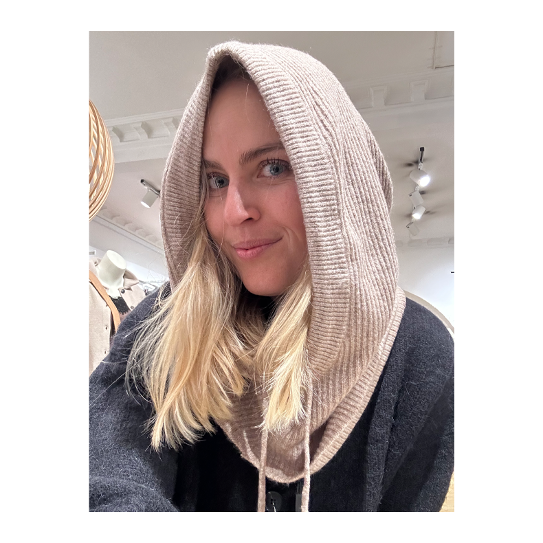 Madita knit Balaclava Neo Noir, sand melange