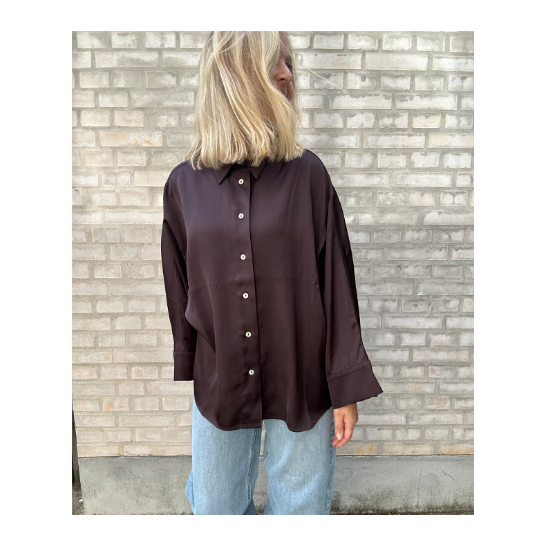 Noabelle lush full shirt Rabens Saloner, after dark