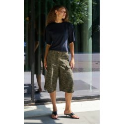 Islana camou shorts Neo Noir, camou
