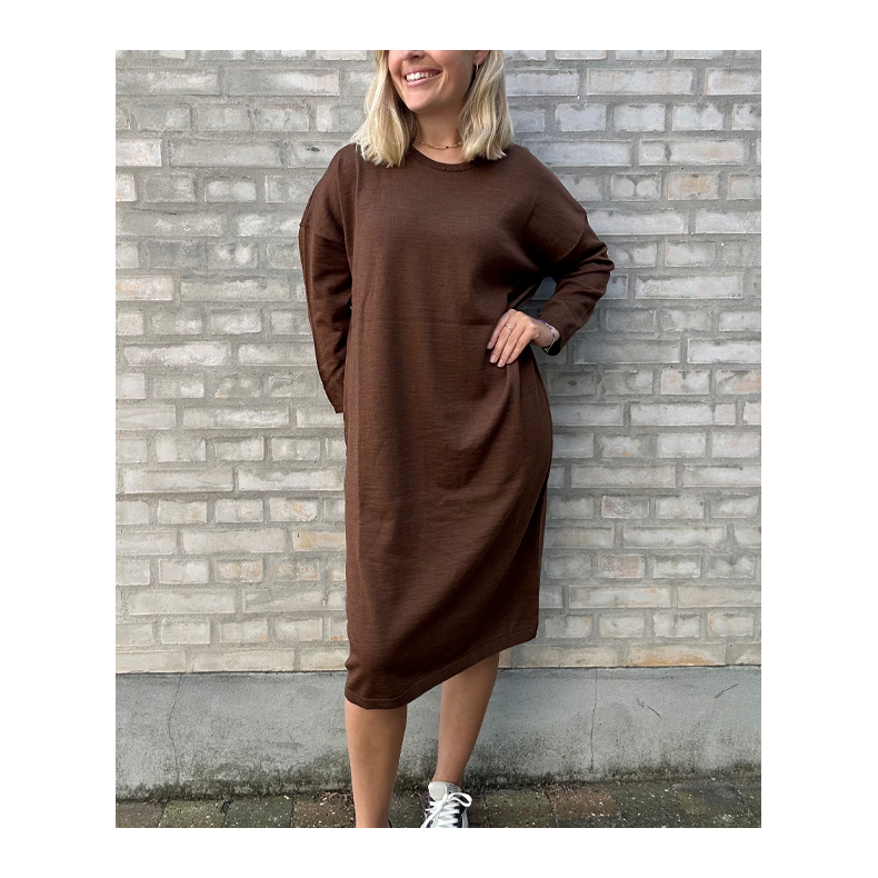 Kala kjole Sibin Linnebjerg, brown sugar