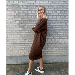Kala kjole Sibin Linnebjerg, brown sugar