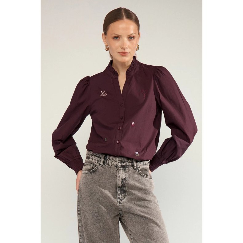 Nutenja v-neck shirt N�mph, fig