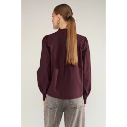 Nutenja v-neck shirt N�mph, fig