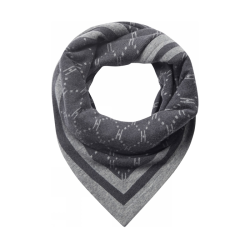 Triangle scarf Hype the Detail