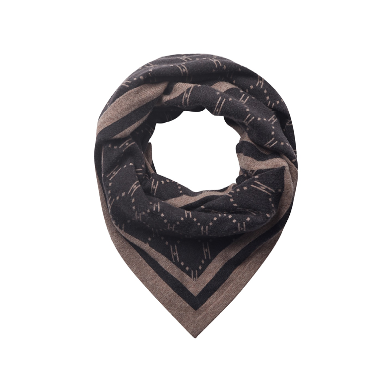 Triangle scarf Hype the Detail