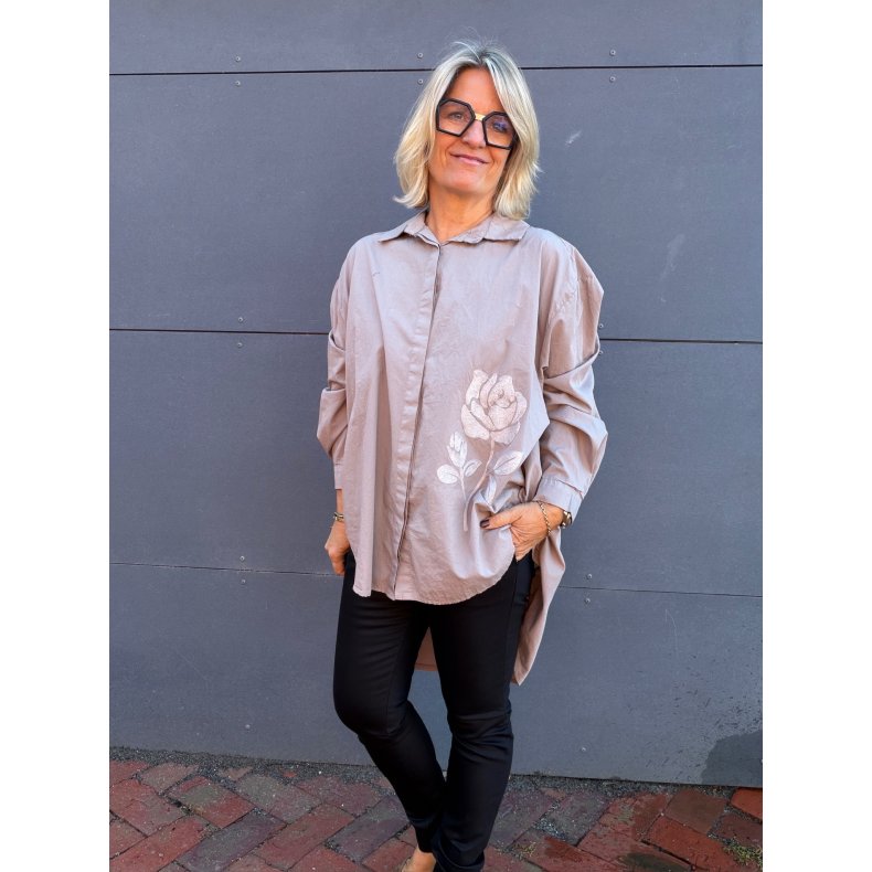 Fleur shirt Amaze Cph, fango