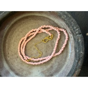 Kala halsk�de Annavii, rosa