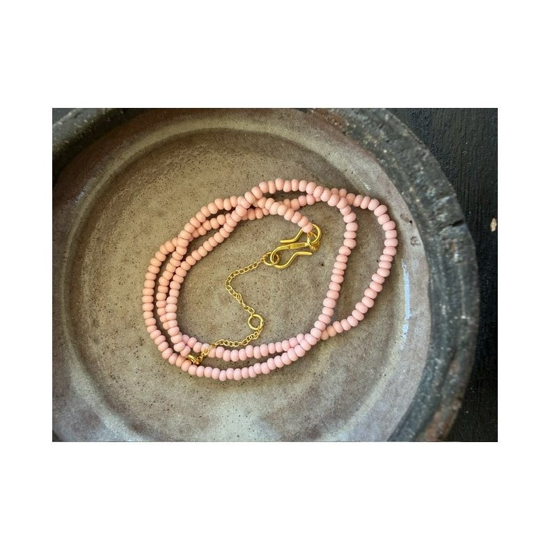 Kala halsk�de Annavii, rosa