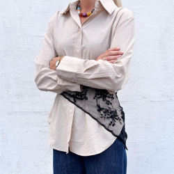 Miriana triangle lace scarf Black Colour, black