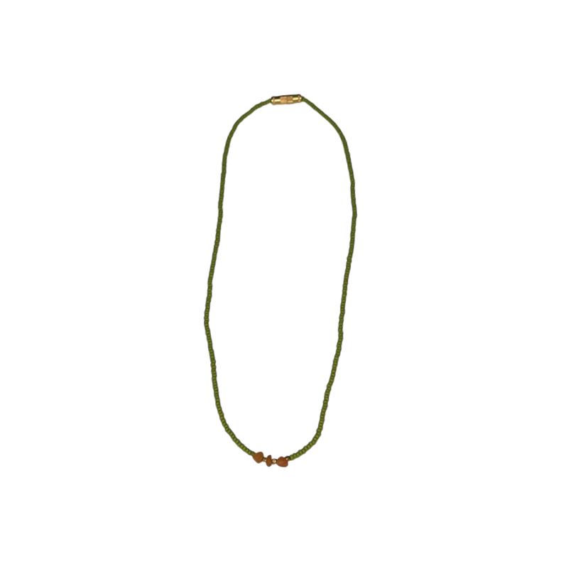 Annavii Nuri perlek�de med sten, lysgr�n