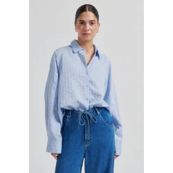 Syracuse new shirt Second Female, windsurfer