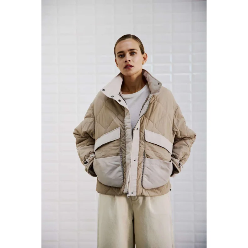 Veda quilted jacket WithBlack, silver lining