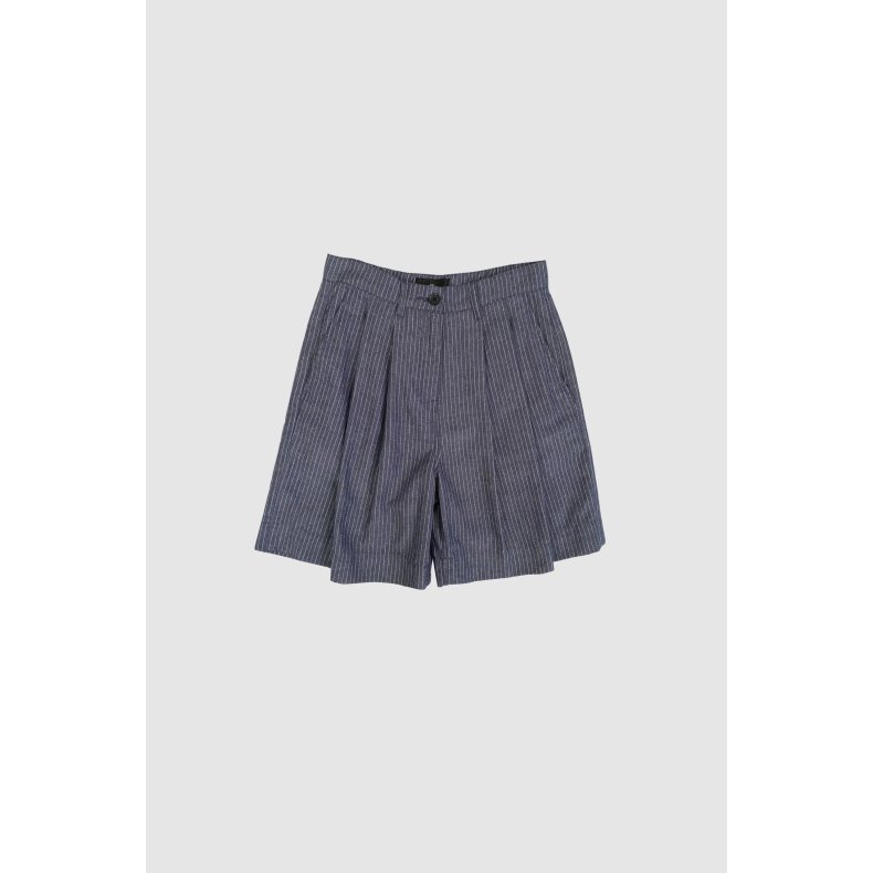 WithBlack Willow blue long bermuda, navy stripe