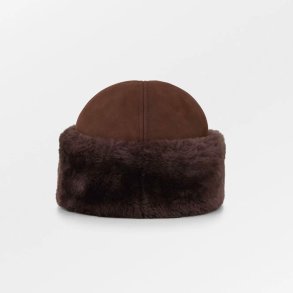 Dora shearling hat Beck S�ndergaard, chocolate torte