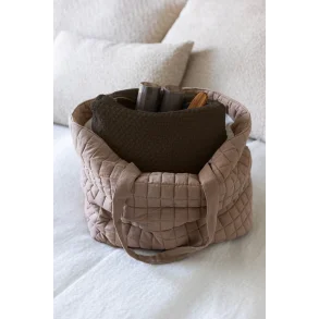 Strikket toilettaske By LOHN, chocolate