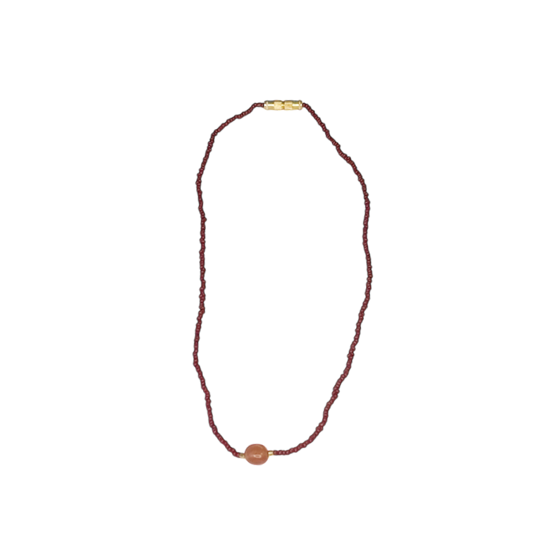 Annavii Nuri perlek�de med 1 sten, vinr�d