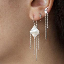 Bella moon single earring two chains Stine A, silver
