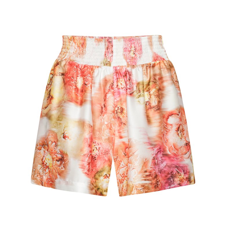 Suri shorts Karmamia, hazy bloom