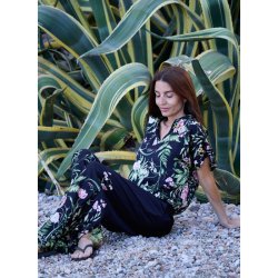 Bczennia blouse black colour, black flower